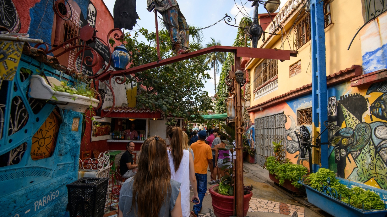 Ole Miss Study Abroad students walk through the streets of Havana, Cuba