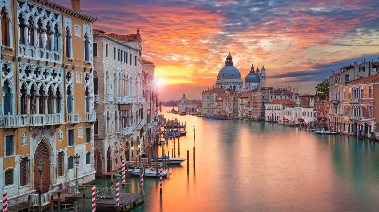 image of the Grand Canal in Venice with a sunset sky