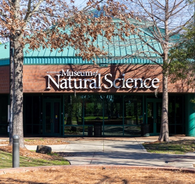image of the front of the Museum of Natural History in Jackson, MS